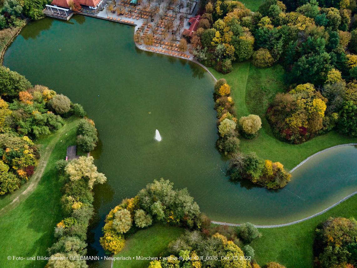 13.10.2022 - Der Ostpark mit See und Biergarten in Neuperlach 13.10.2022 - Der Ostpark mit See und Biergarten in Neuperlach